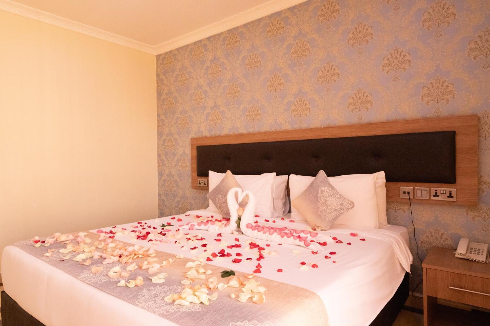 Hotel West Lerruat 4*